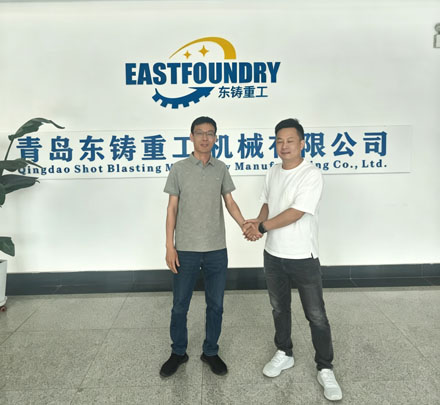 现场握手签约